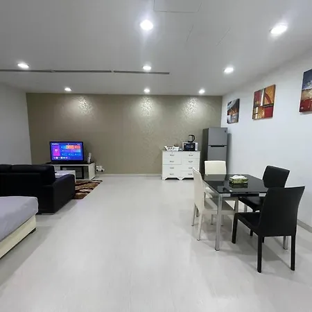 Binjai 8 Premium Soho, Klcc, Nearby Lrt By Ec Apartment Kuala Lumpur Exterior photo