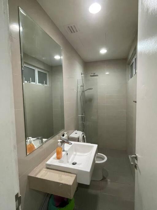 Binjai 8 Premium Soho, Klcc, Nearby Lrt By Ec Kuala Lumpur