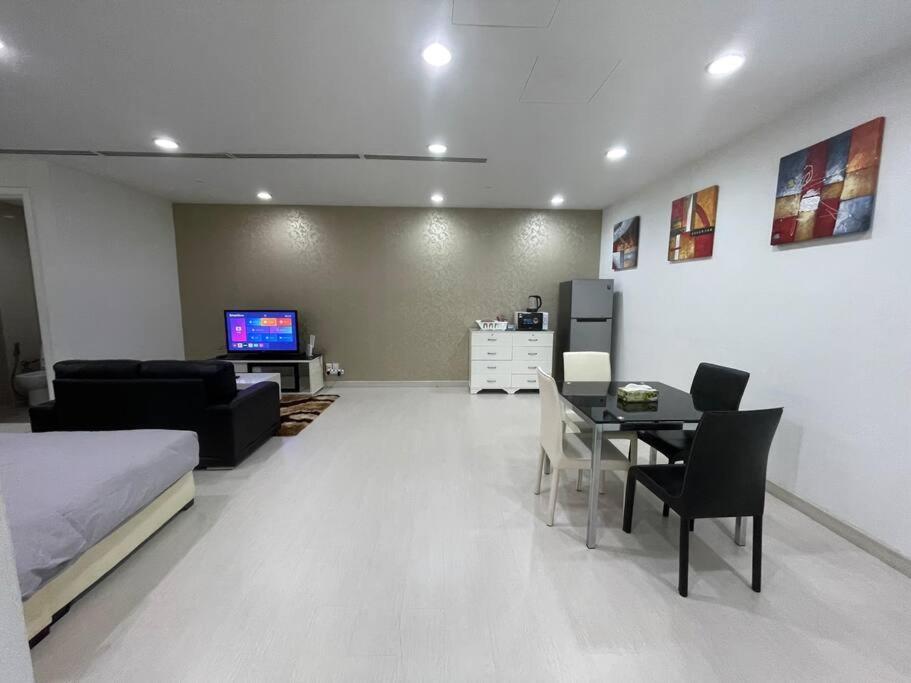 Binjai 8 Premium Soho, Klcc, Nearby Lrt By Ec *